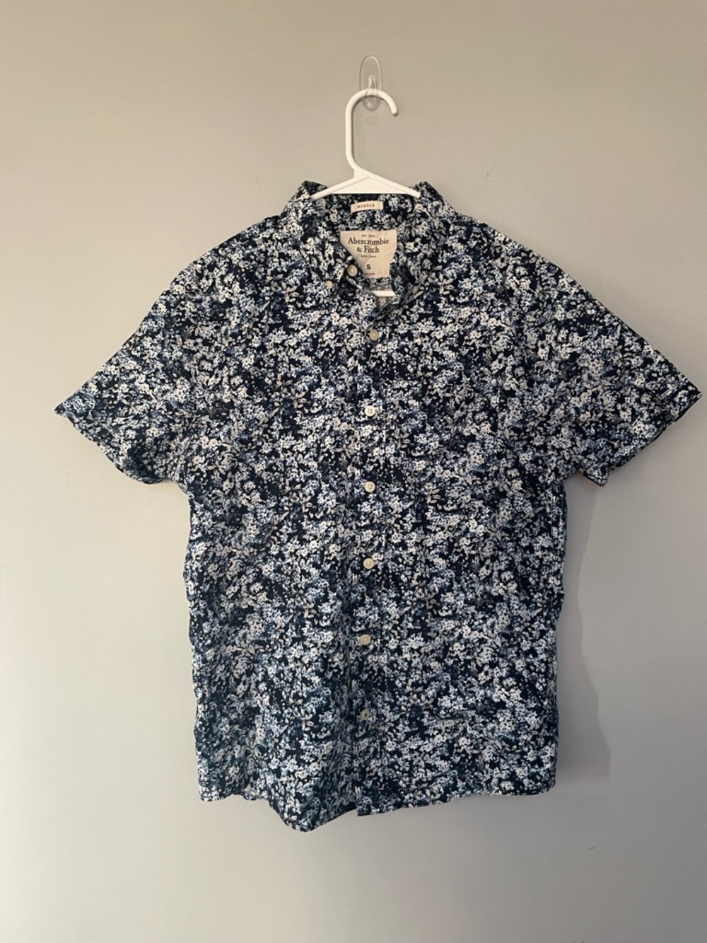 Abercrombie & Fitch Men’s Navy Floral Short-Sleeve Button-Up Shirt